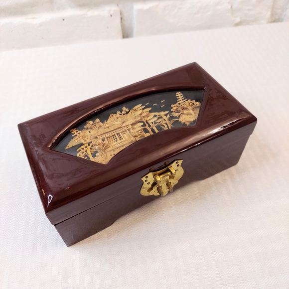 Vintage Handcarved Cork in Wood Laquered Jewelry Box Red Fabric Lined Chinese - Picture 1 of 12